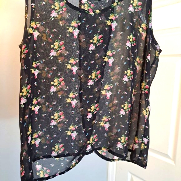 Wet Seal Black Floral Sheer Tank Blouse Open Back Size Small - Picture 5 of 6
